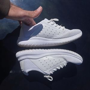 Geers white preowned shoes